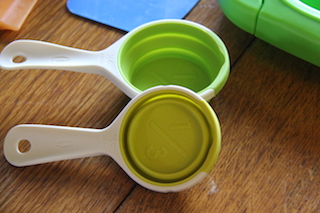 https://www.discoverfinerliving.com/wp-content/uploads/Silicone-Dry-Measuring-Cup.jpg
